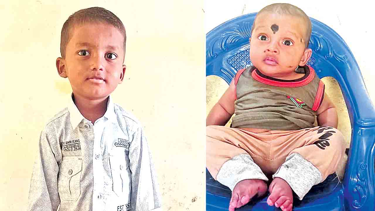 పిల్లల్ని సంపులోకి తోసి తాను దూకి