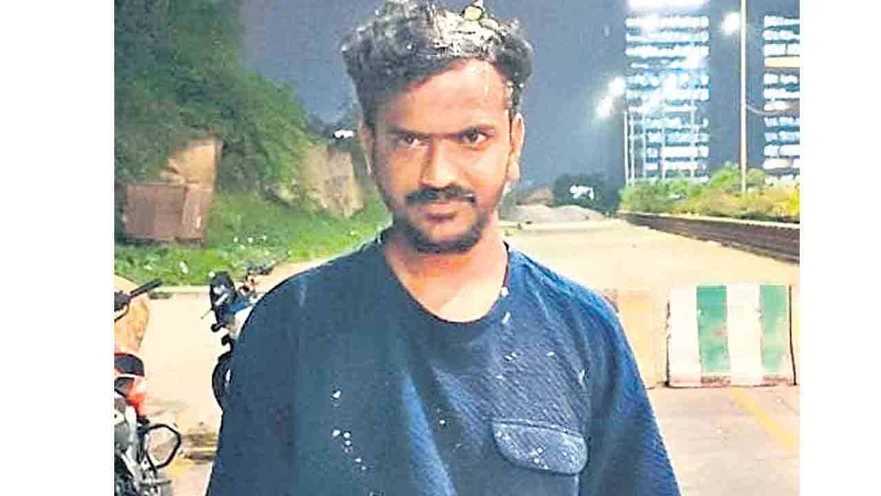 మద్యం మత్తులో బైక్‌ అదుపుతప్పి..యువకుడు దుర్మరణం