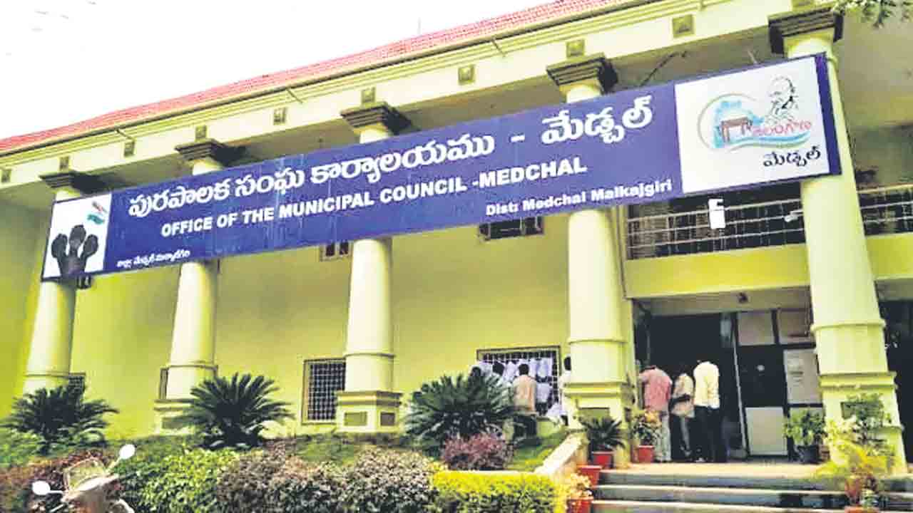 ట్రేడ్‌ లైసెన్స్‌ల జారీలో చేతివాటం!