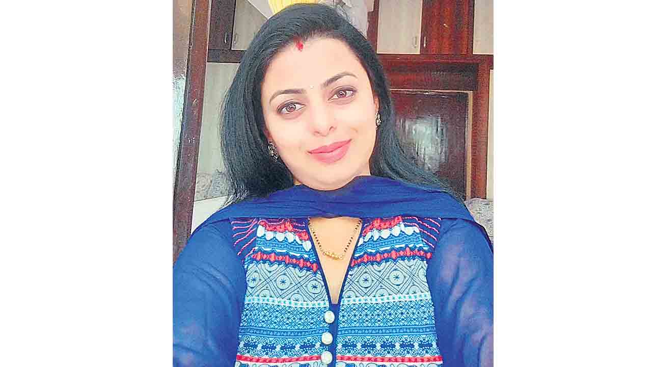 రోగిని చక్కదిద్దాలనుకొని పెండ్లి చేసుకొని..