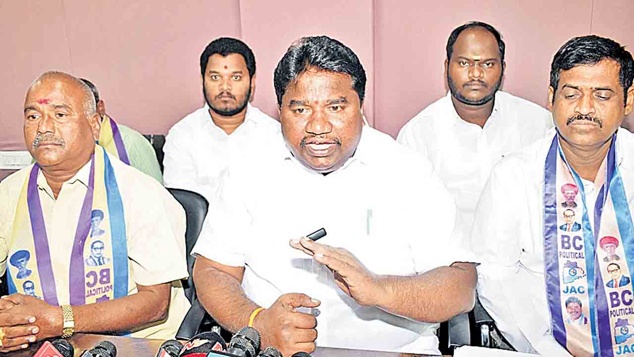 అక్రమ ఉద్యోగోన్నతిపై విచారణ జరిపించాలి.. నిబంధనలకు విరుద్ధంగా వీ లచ్చిరెడ్డికి ప్రమోషన్