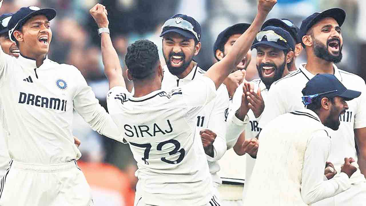 వీక్షణల్లోనూ రికార్డే