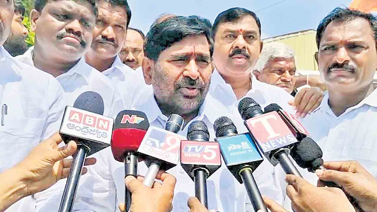 అది కాళేశ్వరం రిపోర్టు కాదు..కాంగ్రెస్‌ రిపోర్టు