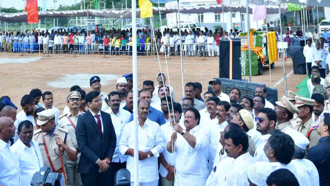 Jogulamba Gadwala | భారత స్వాతంత్య్ర పోరాటం ప్రపంచానికి ఆదర్శం : ప్రభుత్వ సలహాదారు