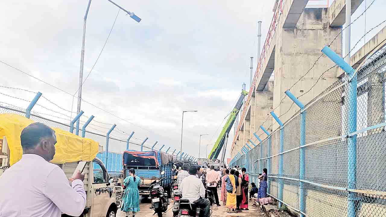 జూరాలలో తెరుచుకోని పవర్‌గేట్లు