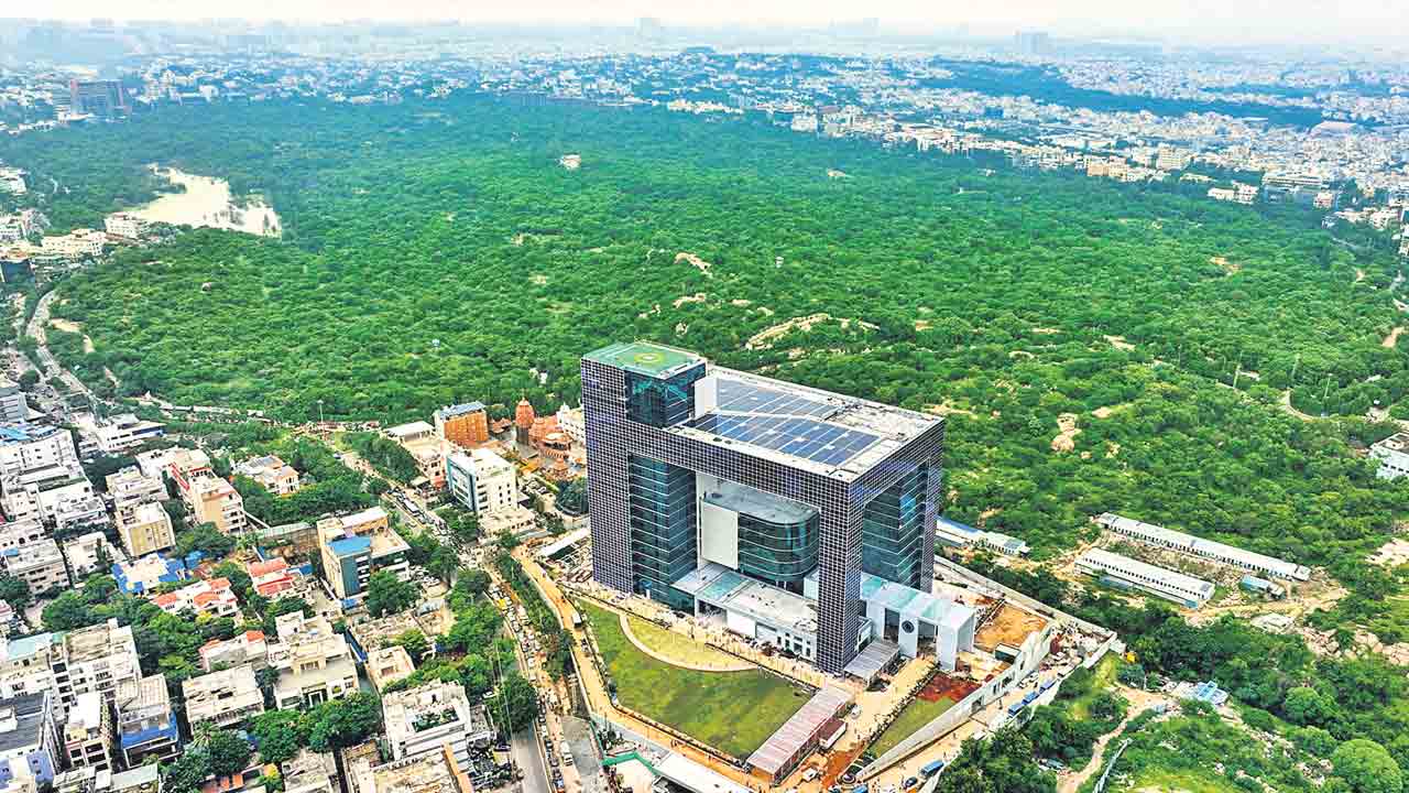 కేబీఆర్‌ పార్కు ప్రాజెక్టుకు కాంగ్రెస్‌ నేత మోకాలడ్డు!