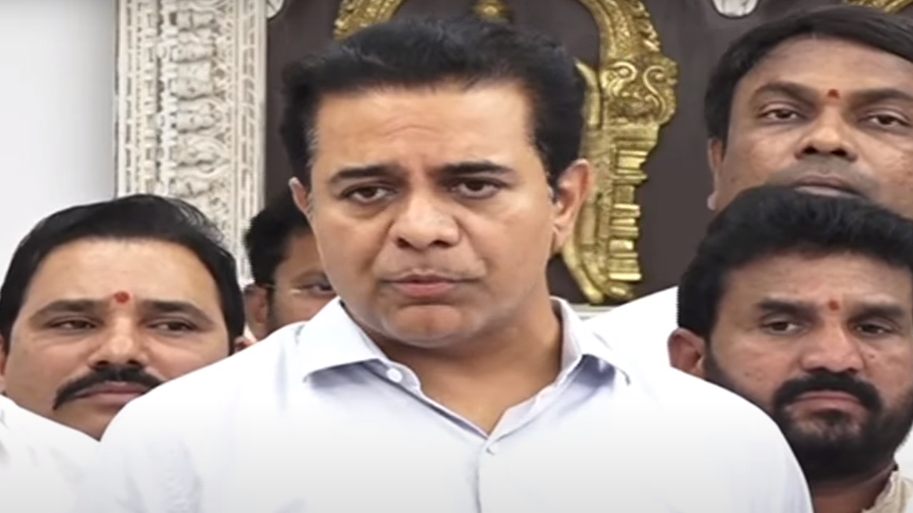 KTR | మూడు ఎరువుల బస్తాలు తీసుకుంటే రైతుపై నాన్‌ బెయిలబుల్‌ కేసు.. రేవంత్‌ ప్రభుత్వంపై మండిపడ్డ కేటీఆర్‌