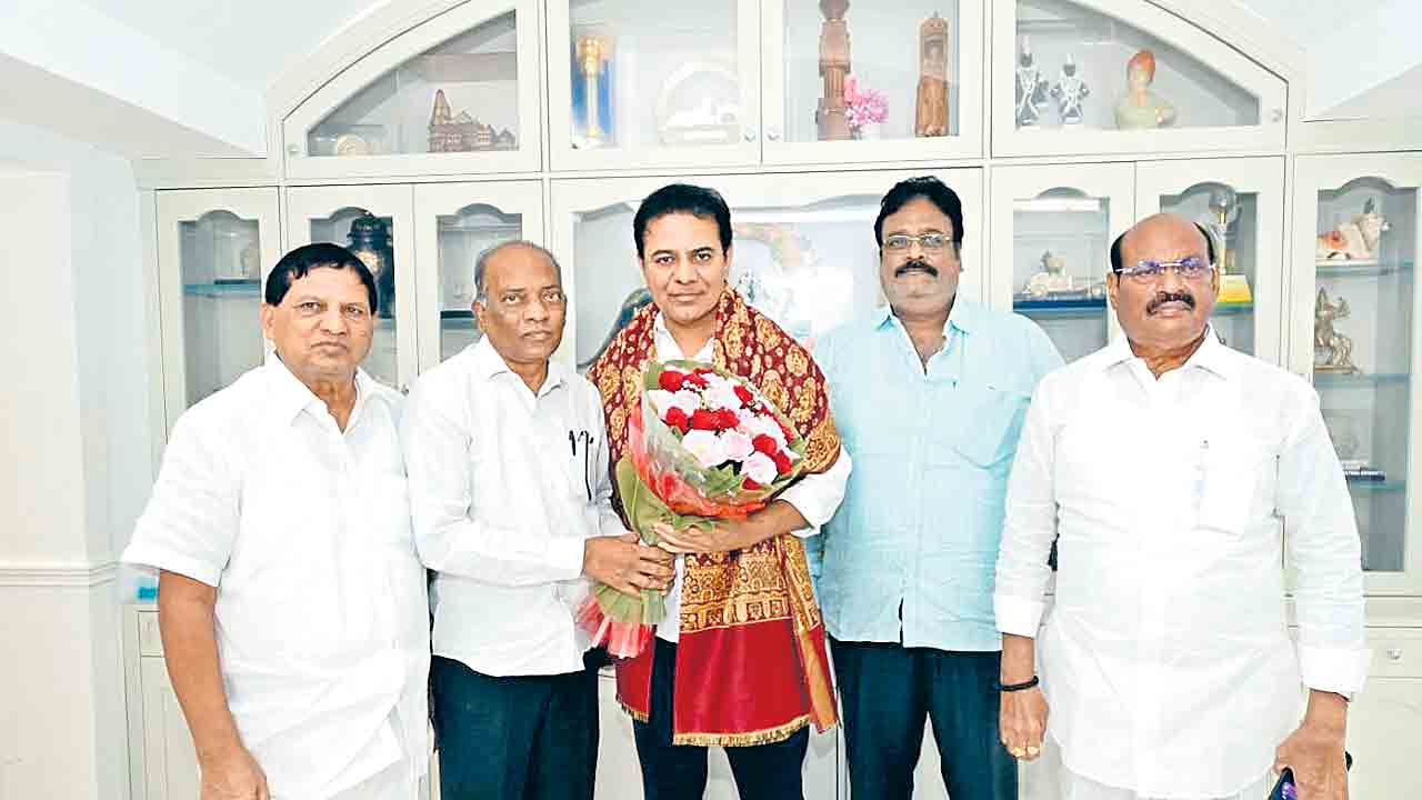 బీఆర్‌ఎస్‌లో చేరునున్న కాంగ్రెస్‌ నాయకులు