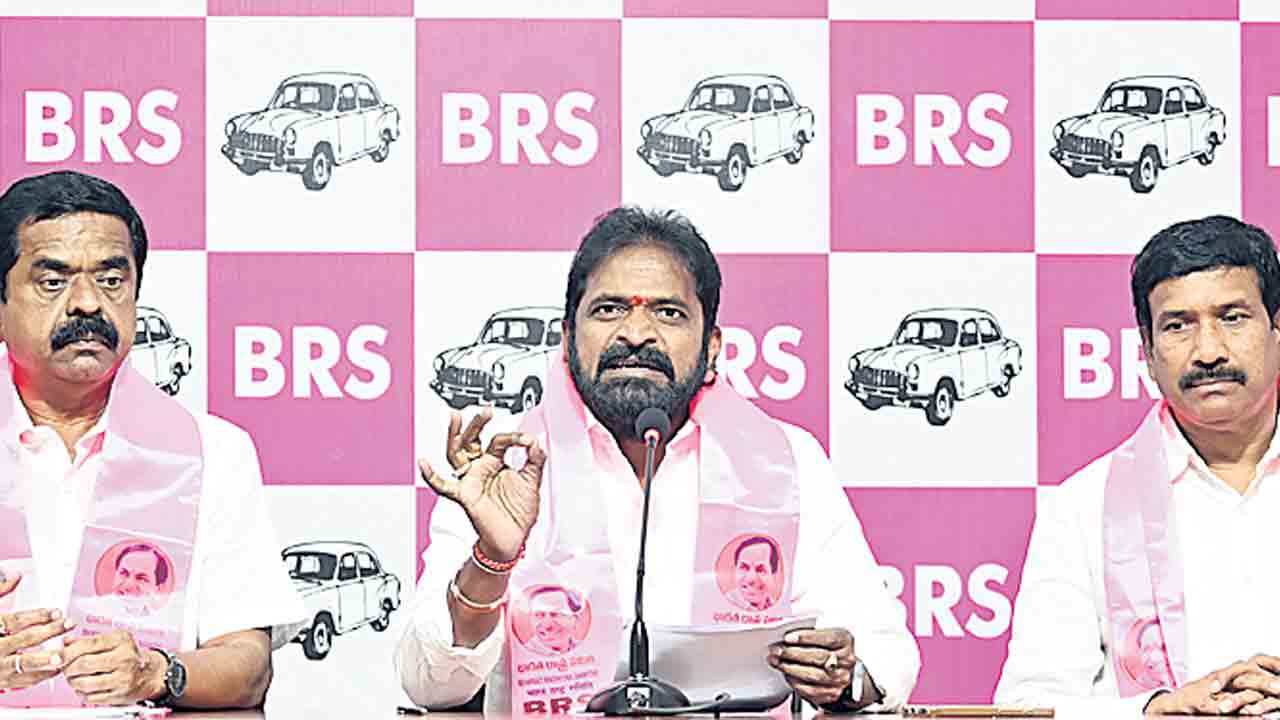 ప్రాజెక్టులపై కాంగ్రెస్‌ కట్టుకథలు