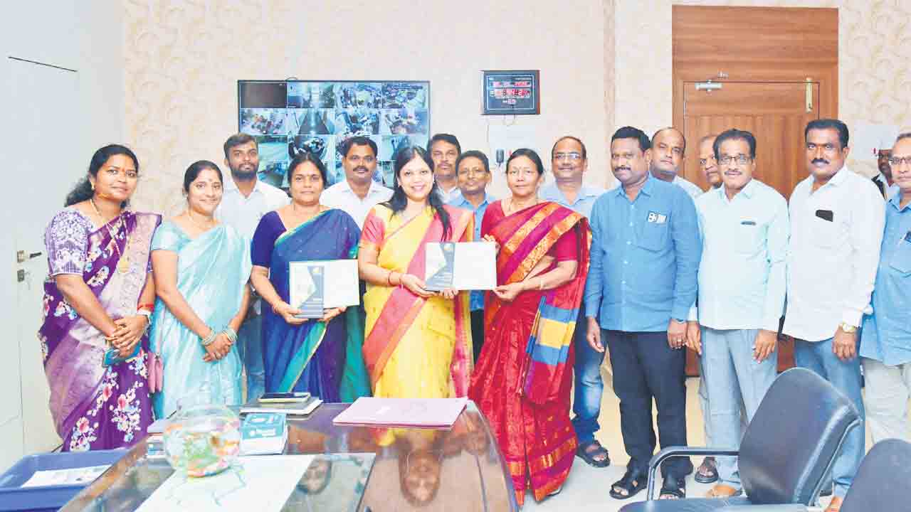 కరీంనగర్‌కు రెండు జాతీయస్థాయి అవార్డులు