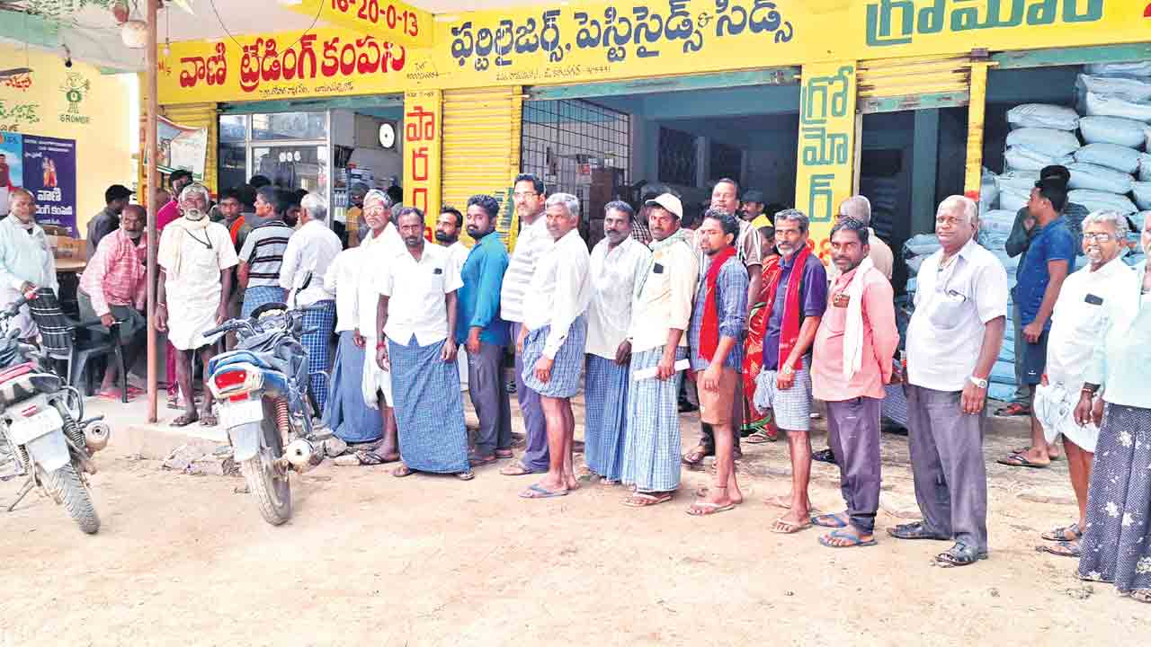 అదే కొరత.. అదే వ్యథ