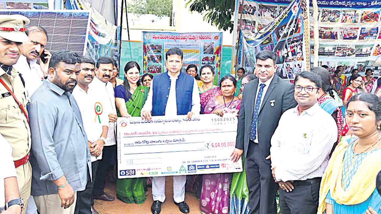 అన్ని రంగాలకూ ప్రాధాన్యం.. జిల్లా సర్వతోముఖాభివృద్ధికి కృషి