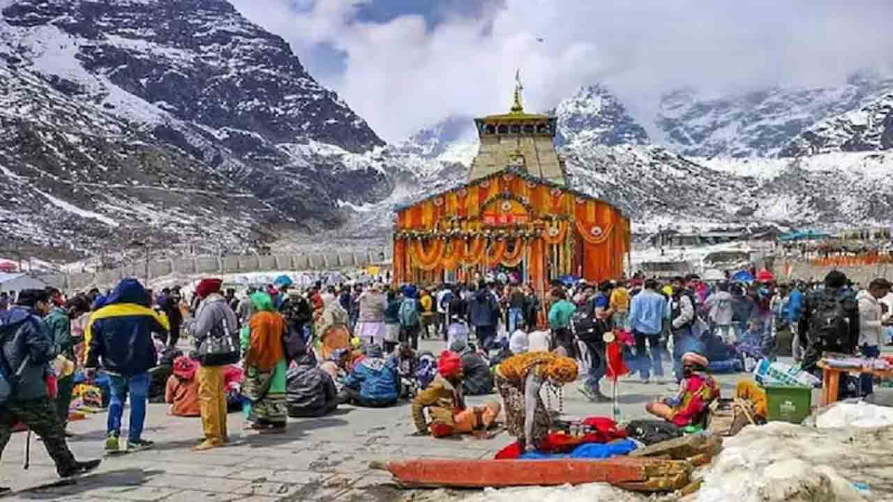 Man died | కొండ పైనుంచి దొర్లుకుంటూ వచ్చి ఢీకొట్టిన గుండు.. కేదార్‌నాథ్‌ యాత్రికుడి దుర్మరణం