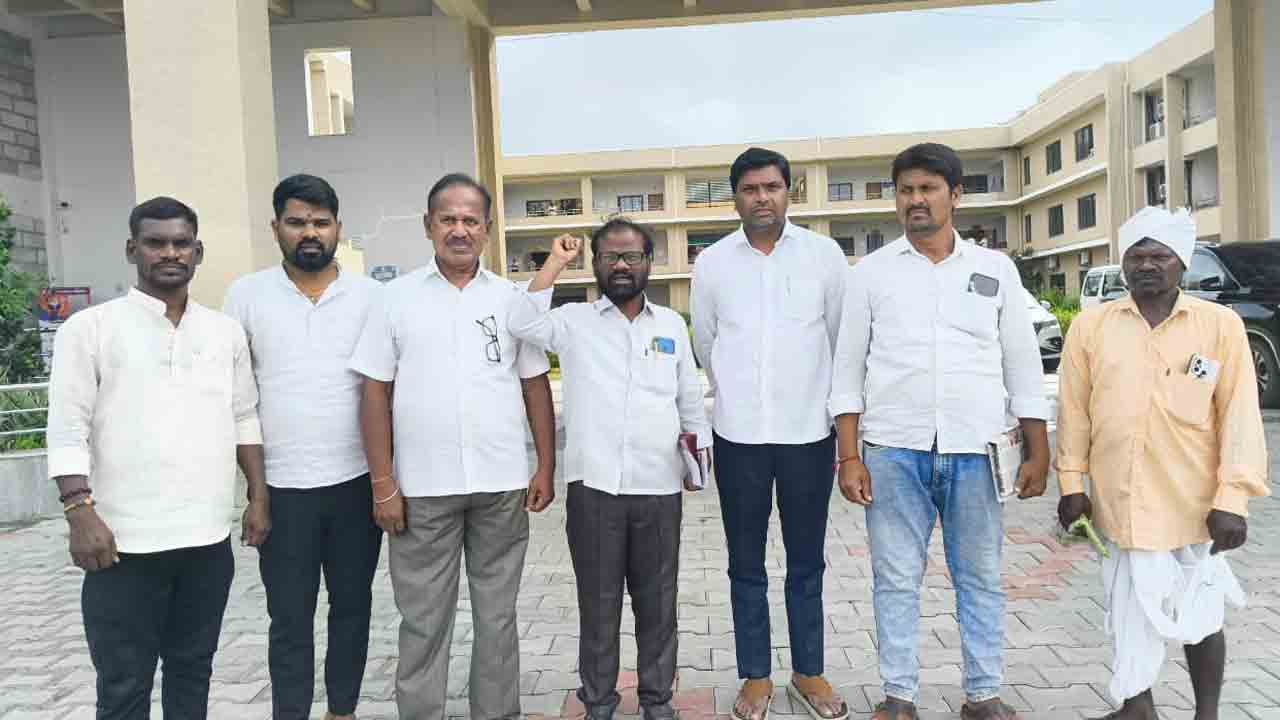 Integrated school | ఇంటిగ్రేటెడ్ స్కూల్‌ను ఖానాపూర్‌లోనే నిర్మించాలని కలెక్టర్‌కు వినతి