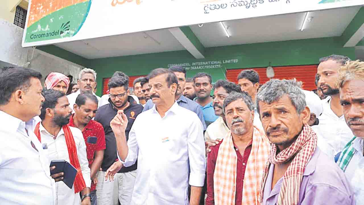 కేసీఆర్‌ హయాంలో యూరియా గోసలేదు