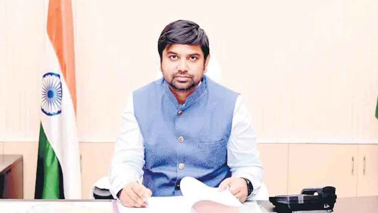 ప్రజలు అప్రమత్తంగా ఉండాలి.. మంచిర్యాల కలెక్టర్‌ కుమార్‌ దీపక్‌