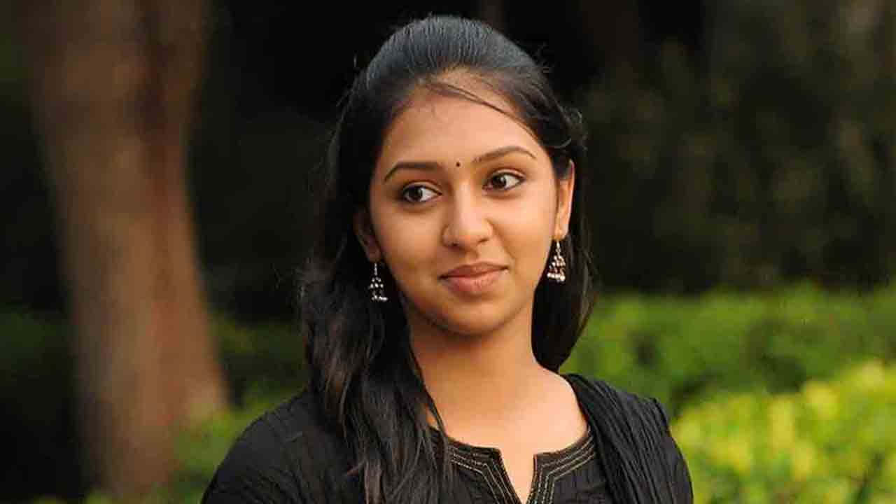 Lakshmi Menon | ఐటీ ఉద్యోగిని కిడ్నాప్ చేసిన నటి లక్ష్మీ మీనన్‌.. ముగ్గురి అరెస్ట్, నటి పరారీ
