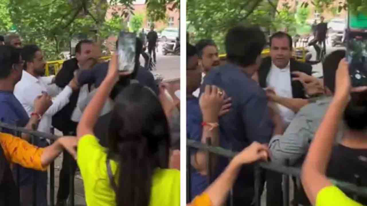 Lawyer Slaps Dog Lover | సుప్రీంకోర్టు బయట.. కుక్క ప్రేమికుడిని కొట్టిన న్యాయవాది