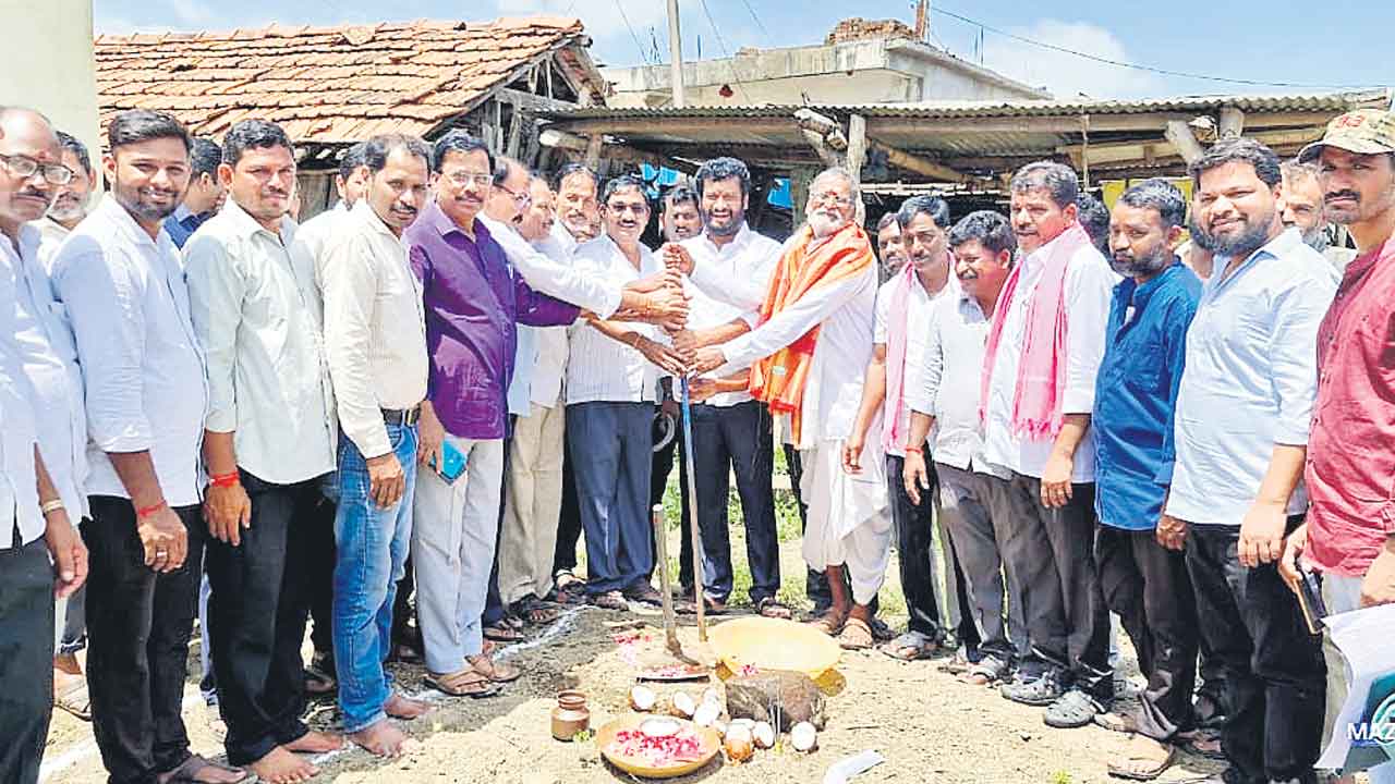 పాత పనులేనా.. కొత్తవి లేవా ?