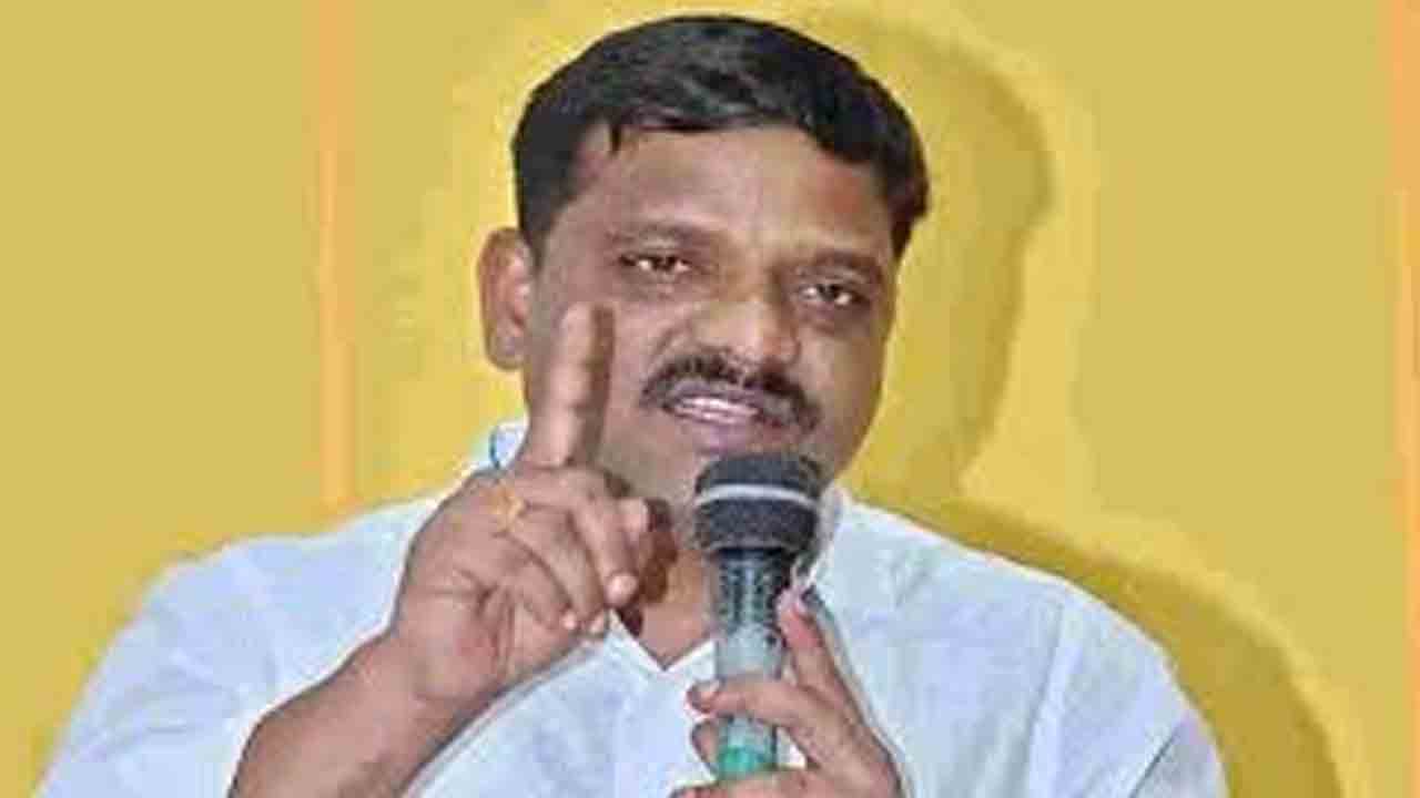 తీన్మార్‌ మల్లన్నపై చర్యలు తీసుకోండి