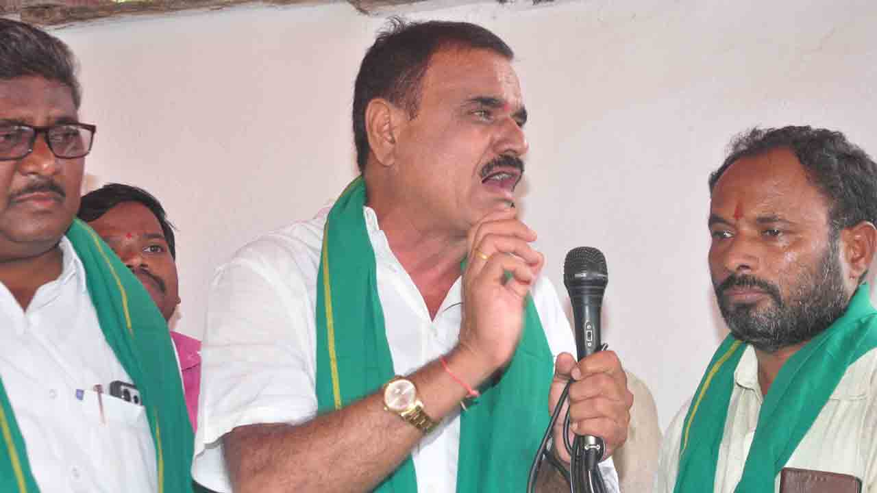 రైతులపై ఉక్కుపాదం