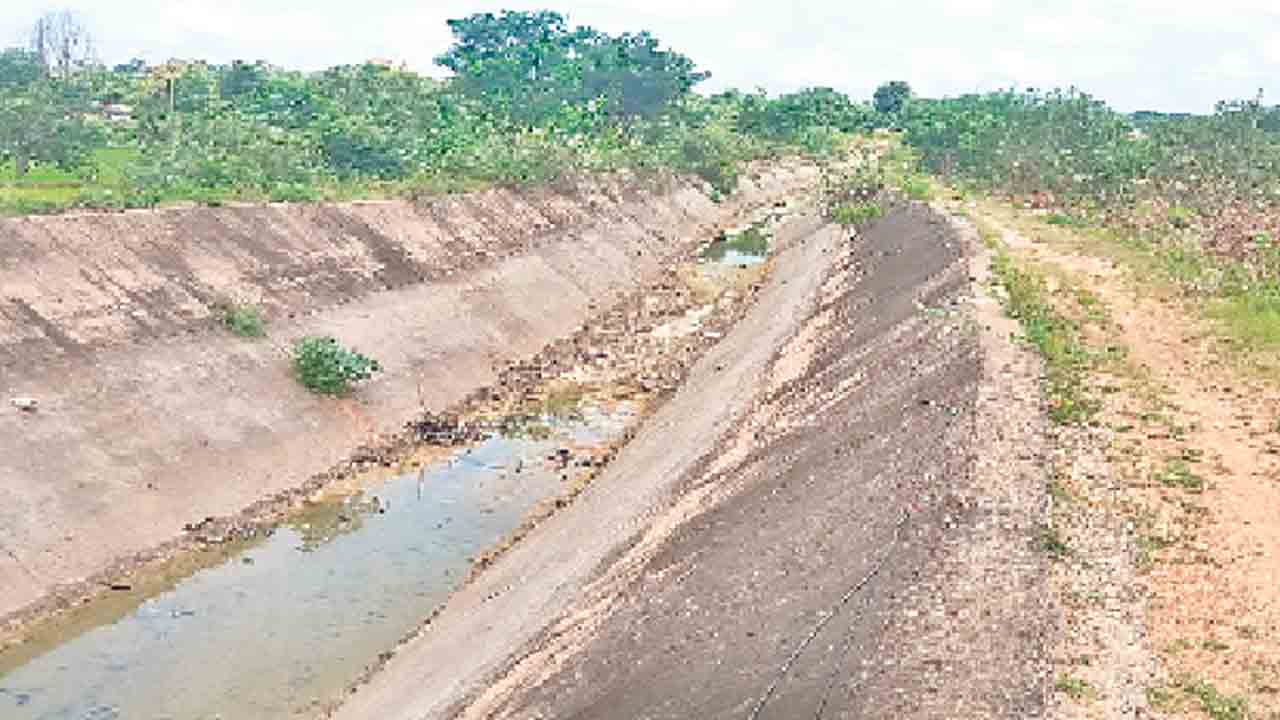 నీరుగారుతోంది!