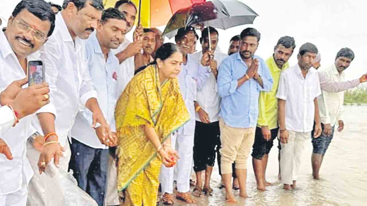 ప్రజలు అప్రమత్తంగా ఉండాలి
