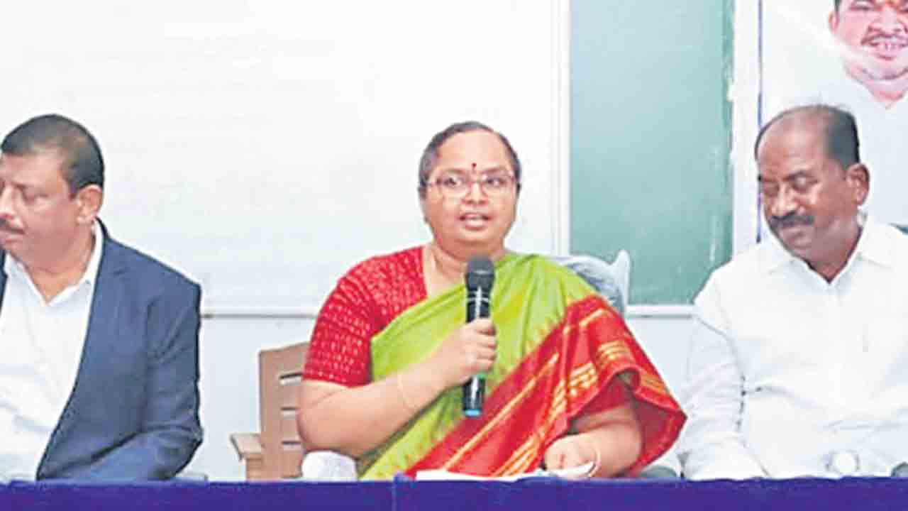 సాంకేతిక విద్యపై ఆసక్తి పెంచుకోవాలి