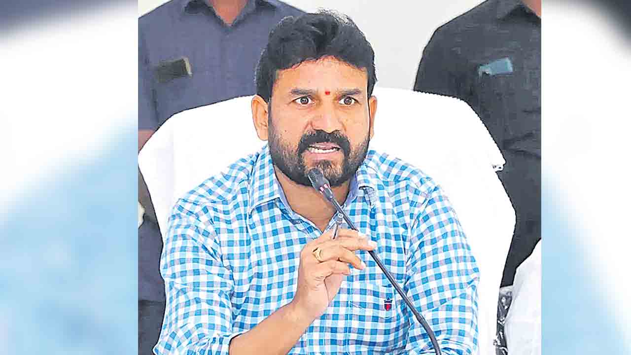 కాంగ్రెస్‌ పాదయాత్ర ఒక దొంగ నాటకం