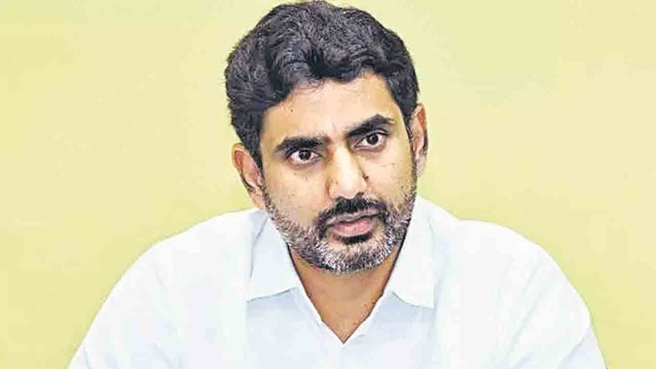 కాళేశ్వరానికి పొక్క కొట్టి నీళ్లు తీసుకోవడం లేదు కదా.. బనకచర్లకు అనుమతులుఎలా తెచ్చుకోవాలో తెలుసు.. : నారా లోకేశ్‌