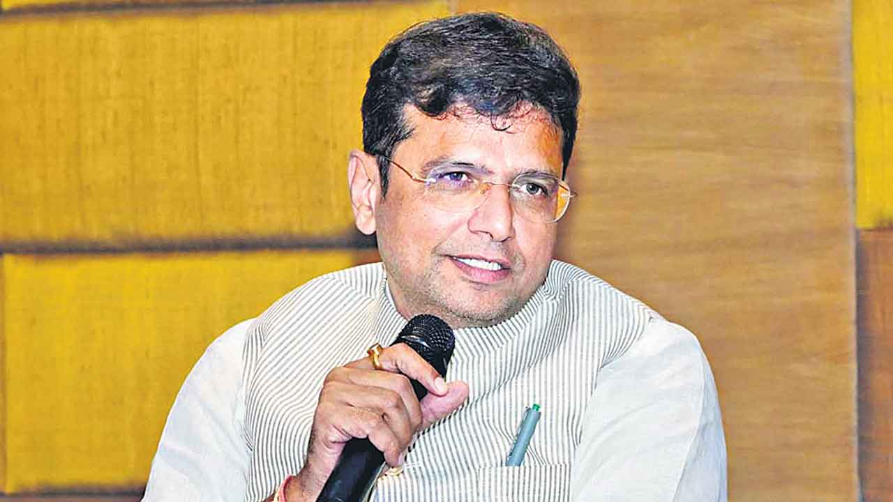 సబ్సిడీల కోసమే పరిశ్రమలు వెనక్కి