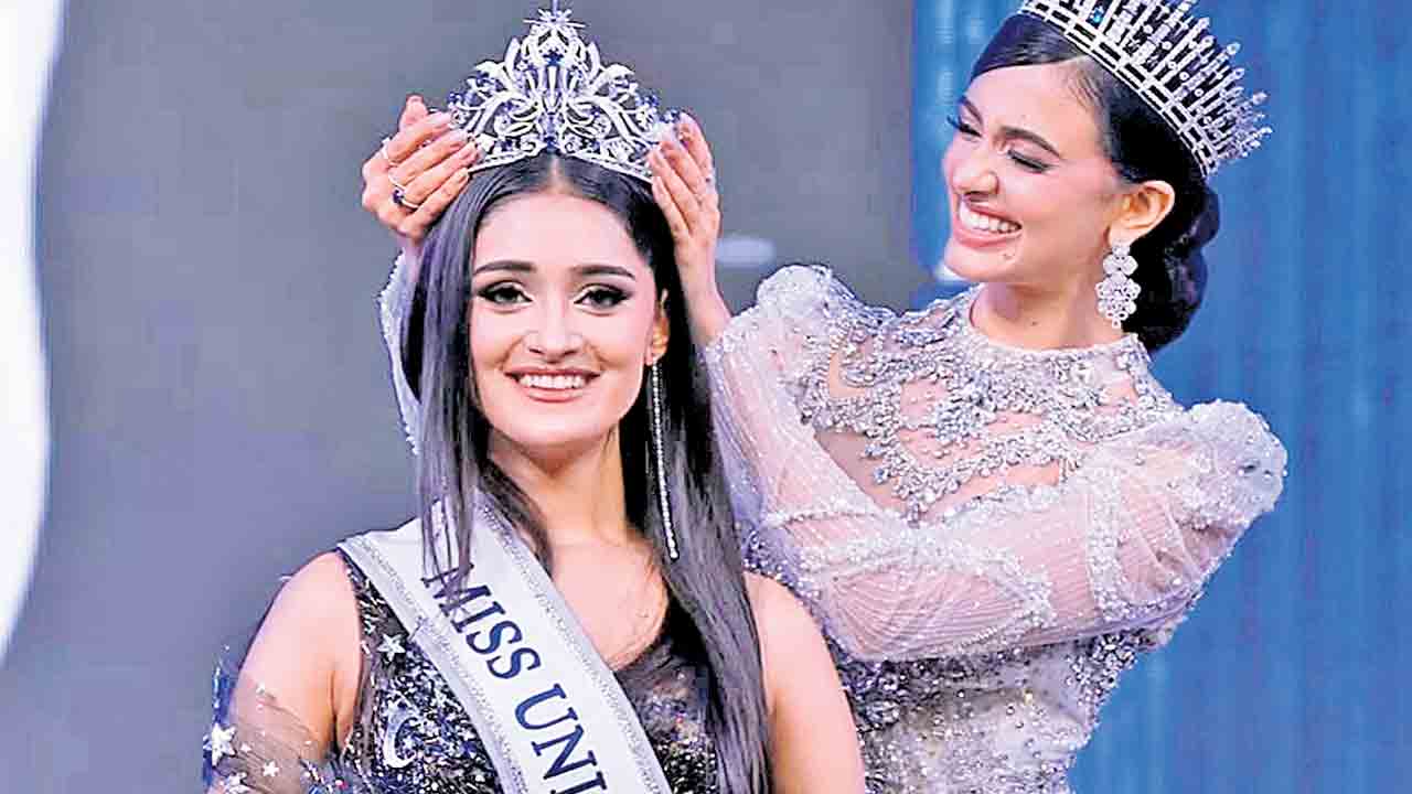 Miss India Universe 2025 | మిస్‌ ఇండియా యూనివర్స్‌గా మణికా విశ్వకర్మ.. రాజస్థాన్‌ భామకు కిరీటం