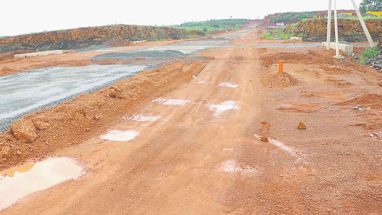 నత్తనడకన ‘మొబిలిటీ వ్యాలీ’.. కాంగ్రెస్‌ ప్రభుత్వంలో ముందుకు సాగని పనులు