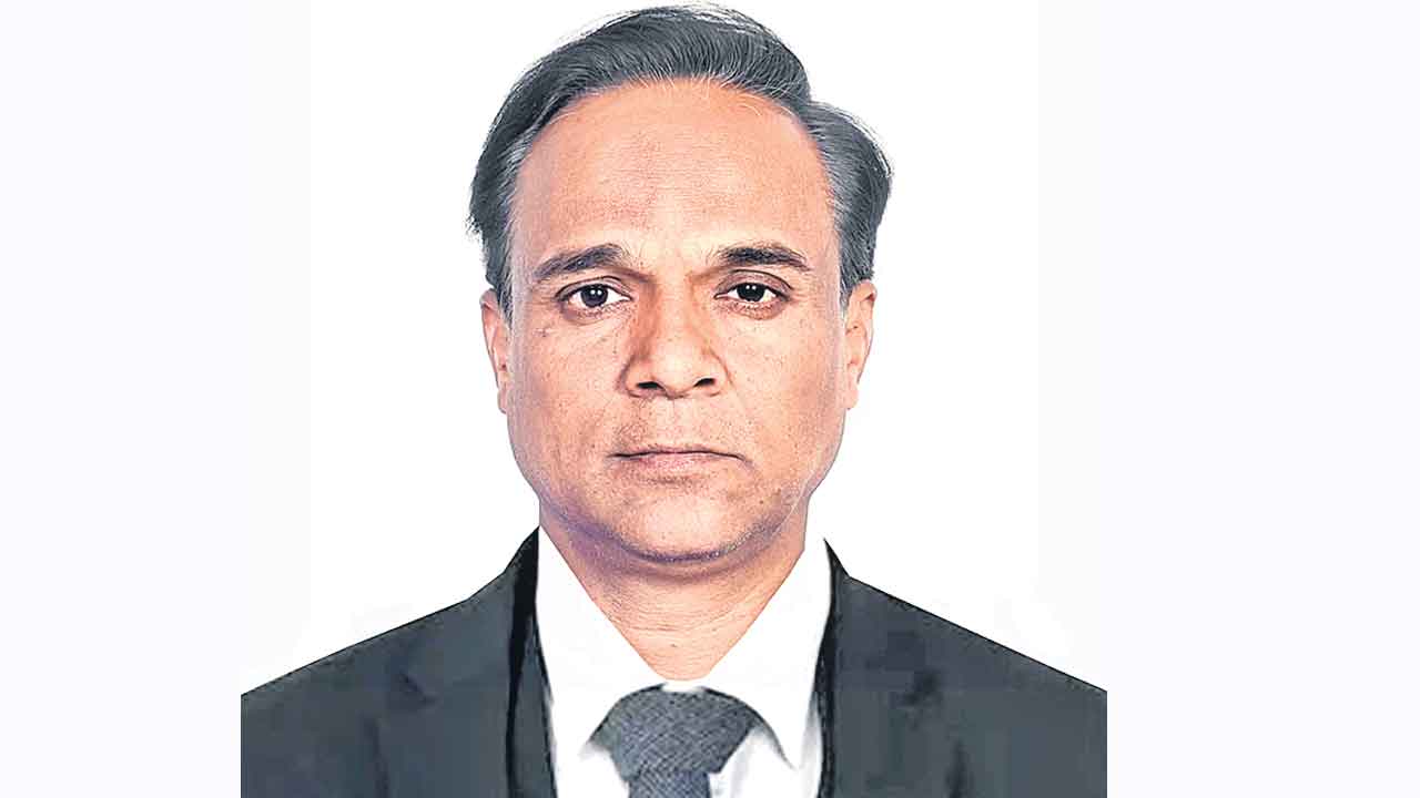 భారత స్కేటింగ్‌ కోచ్‌గా ఖాదిర్‌