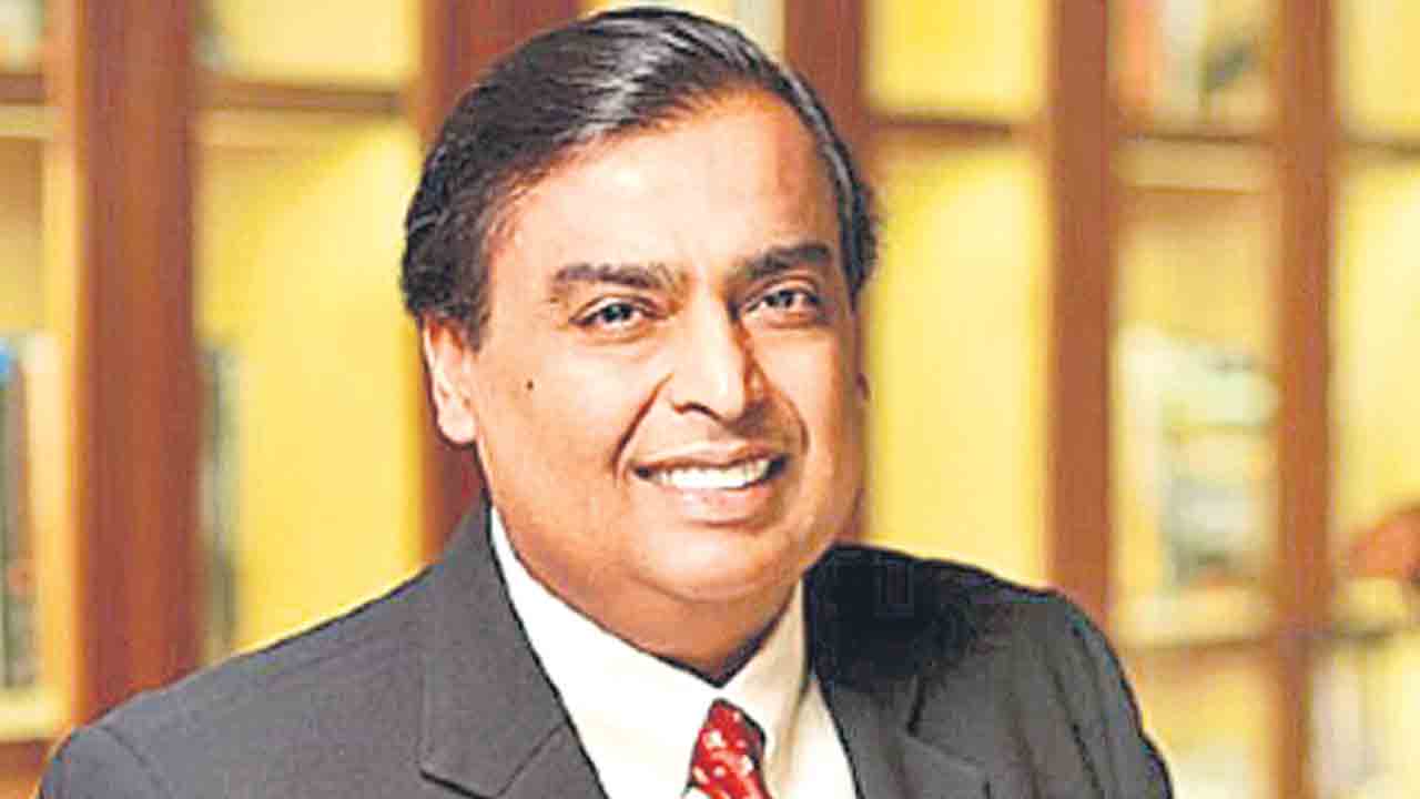 అదానీకి అంబానీ డబుల్‌.. ముకేశ్‌ కుటుంబ సంపద రూ.28 లక్షల కోట్లు