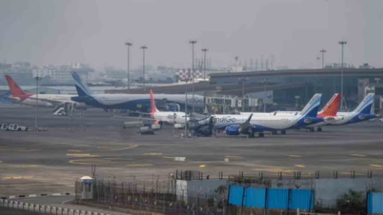 Flight operations hit in Mumbai | భారీ వర్షాలకు.. ముంబైలో విమాన సేవలకు   అంతరాయం