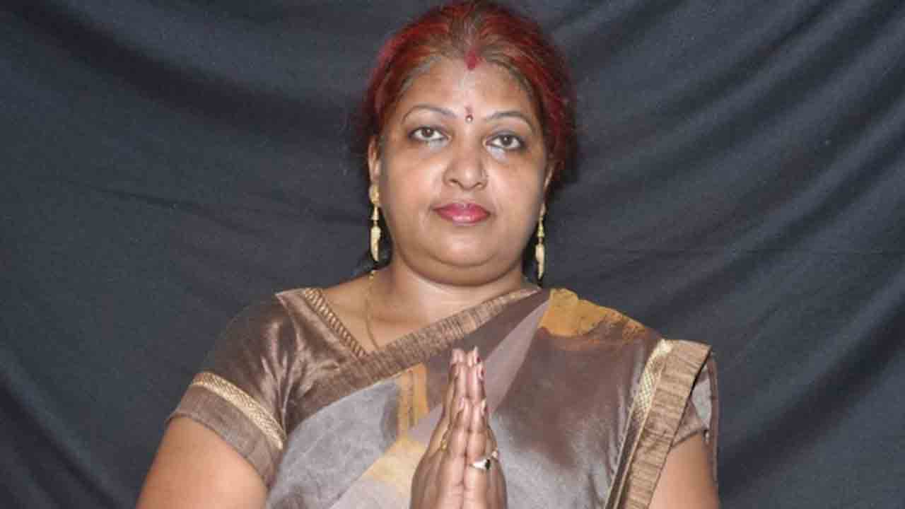 dual voter ID card | బీహార్‌లో బీజేపీ మహిళా మేయర్‌కు రెండు ఓటరు కార్డులు.. ఈసీ   నోటీసు