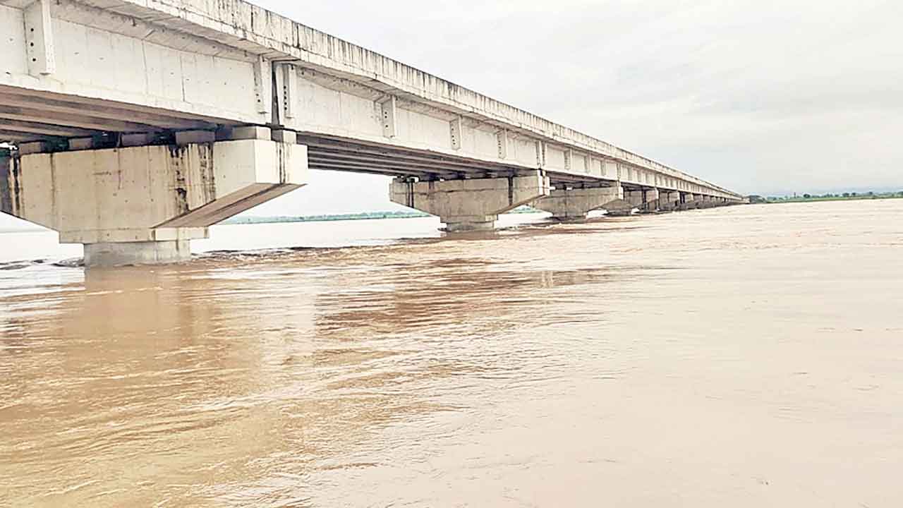గోదావరి నీటి లభ్యతపై స్పష్టత లేదు
