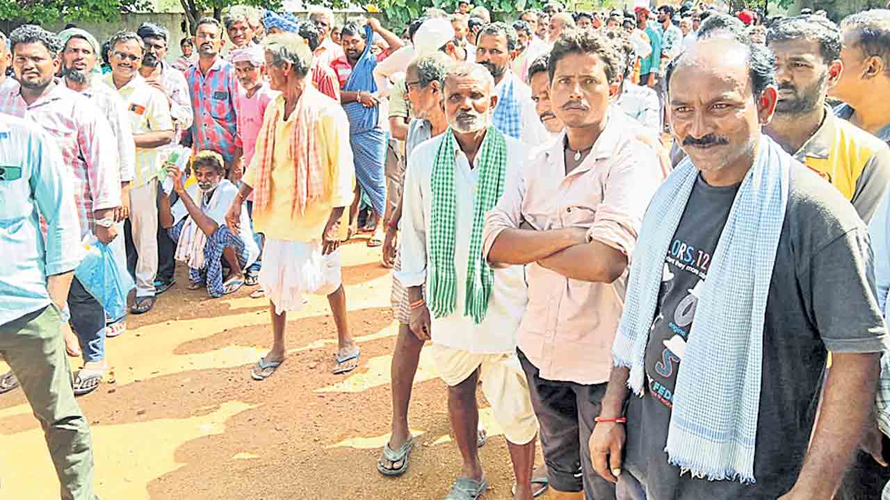 యూరియా నిల్వలు జీరో !