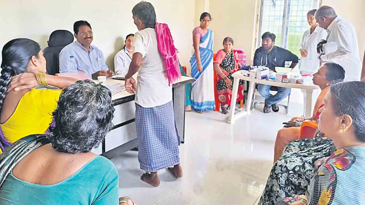 మంచంపట్టిన పల్లెలు!