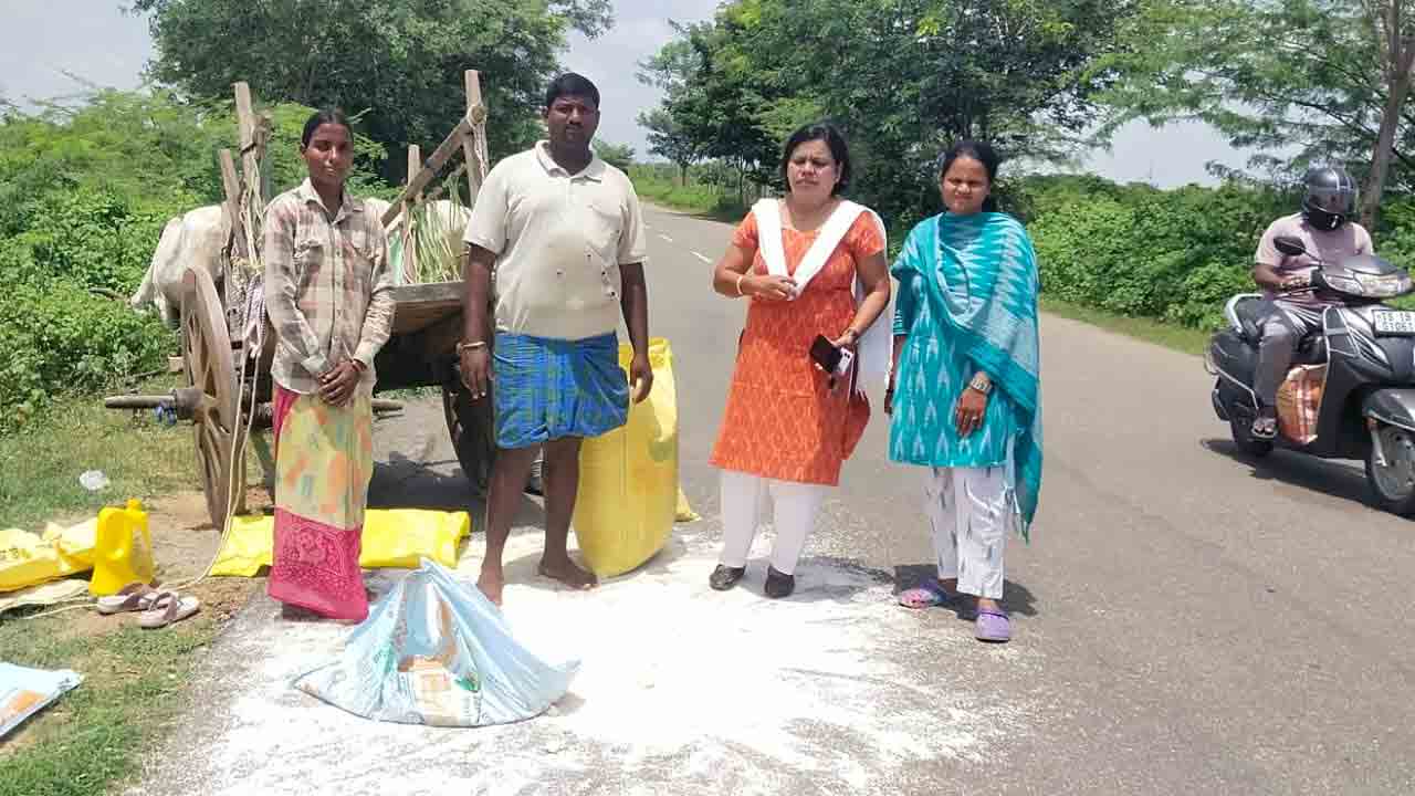 ADA Surekha | యూరియా అధికంగా వాడితే పంటకు తీవ్ర నష్టం : ఏడీఏ సురేఖ