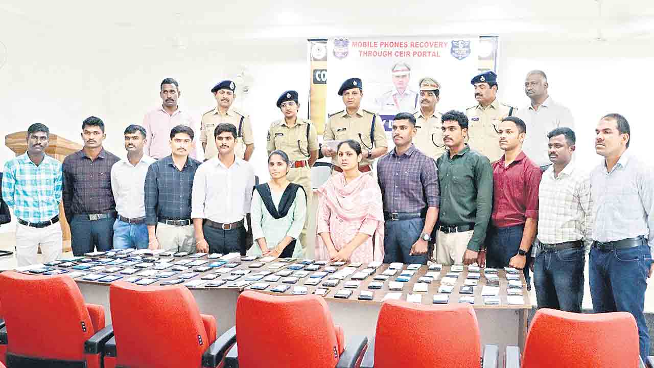 మొబైల్‌ రికవరీలో కామారెడ్డి టాప్‌