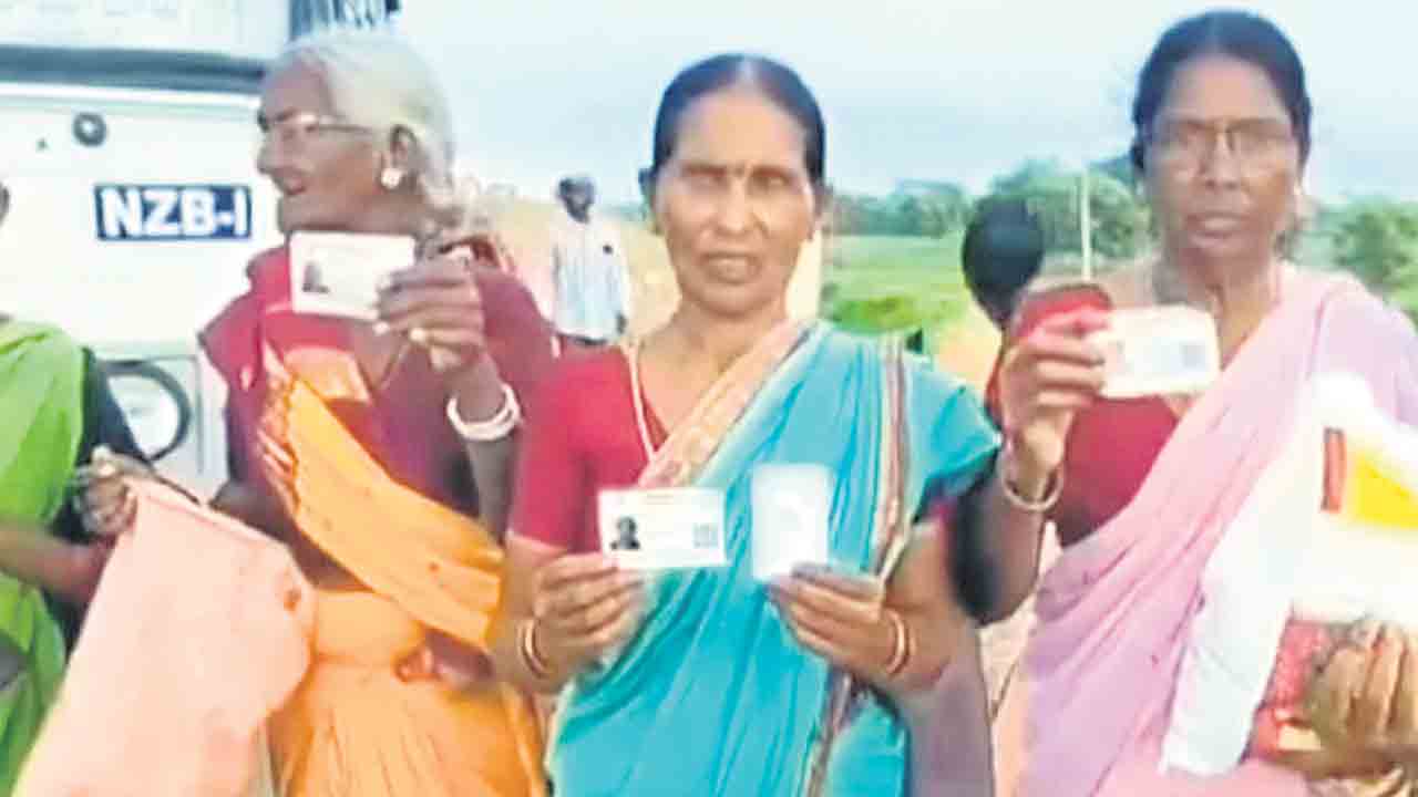 TGSRTC | ఆర్టీసీలో ఆధార్‌ కిరికిరి.. మహిళలకు తరచూ ఇబ్బందులు