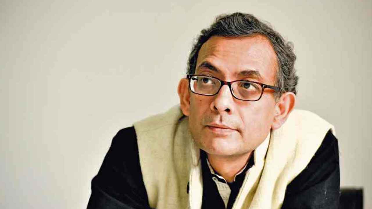 Abhijit Banerjee | అమెరికా సుంకాల దెబ్బ కంటే రష్యా చమురే విలువైనదా?