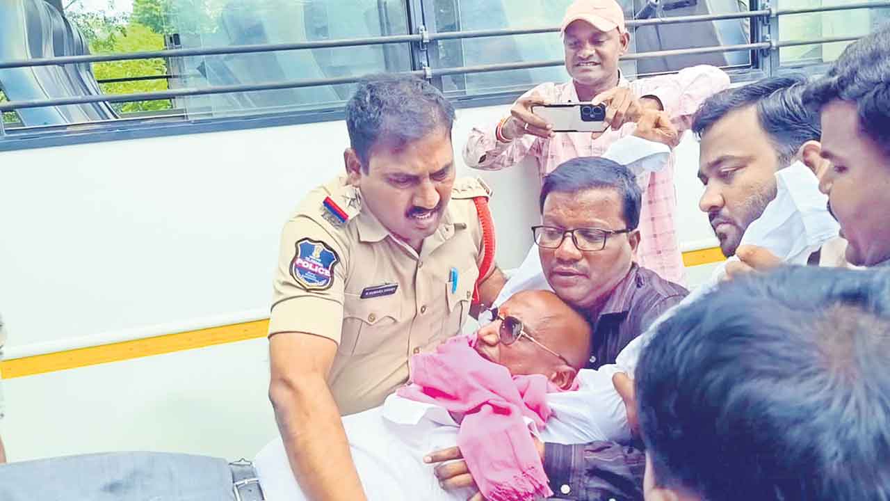 దిందా రైతుల అరెస్ట్‌పై.. బీఆర్‌ఎస్‌ భగ్గు