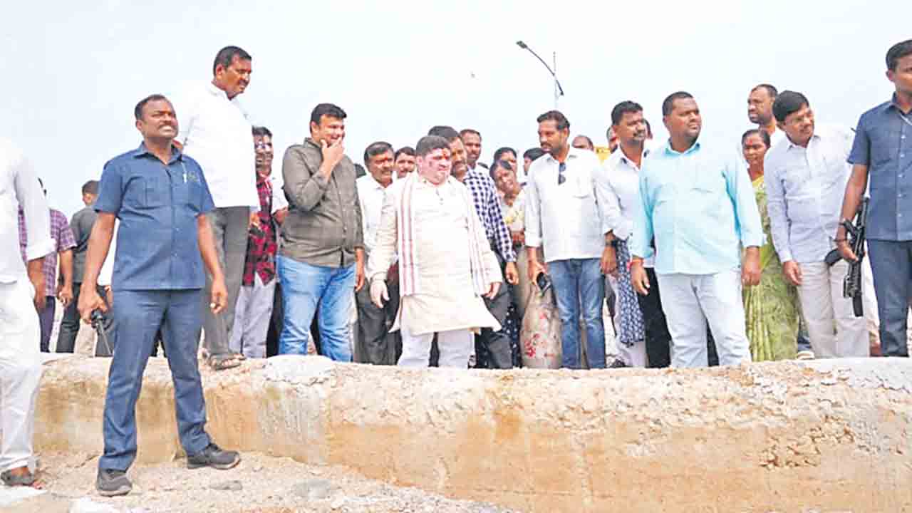 యూరియా కొరత లేకుండా చర్యలు