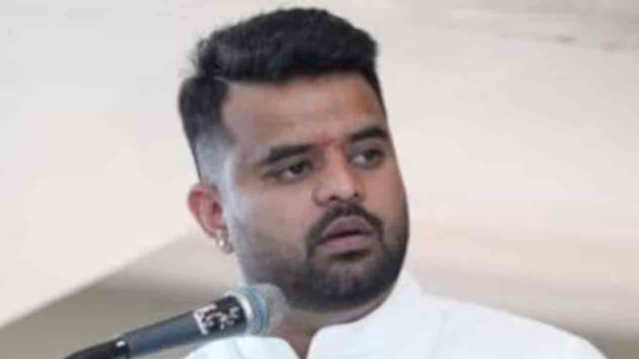 Prajwal Revanna | తక్కువ శిక్ష వేయండి.. న్యాయమూర్తిని వేడుకుంటూ ఏడ్చేసిన ప్రజ్వల్‌ రేవణ్ణ