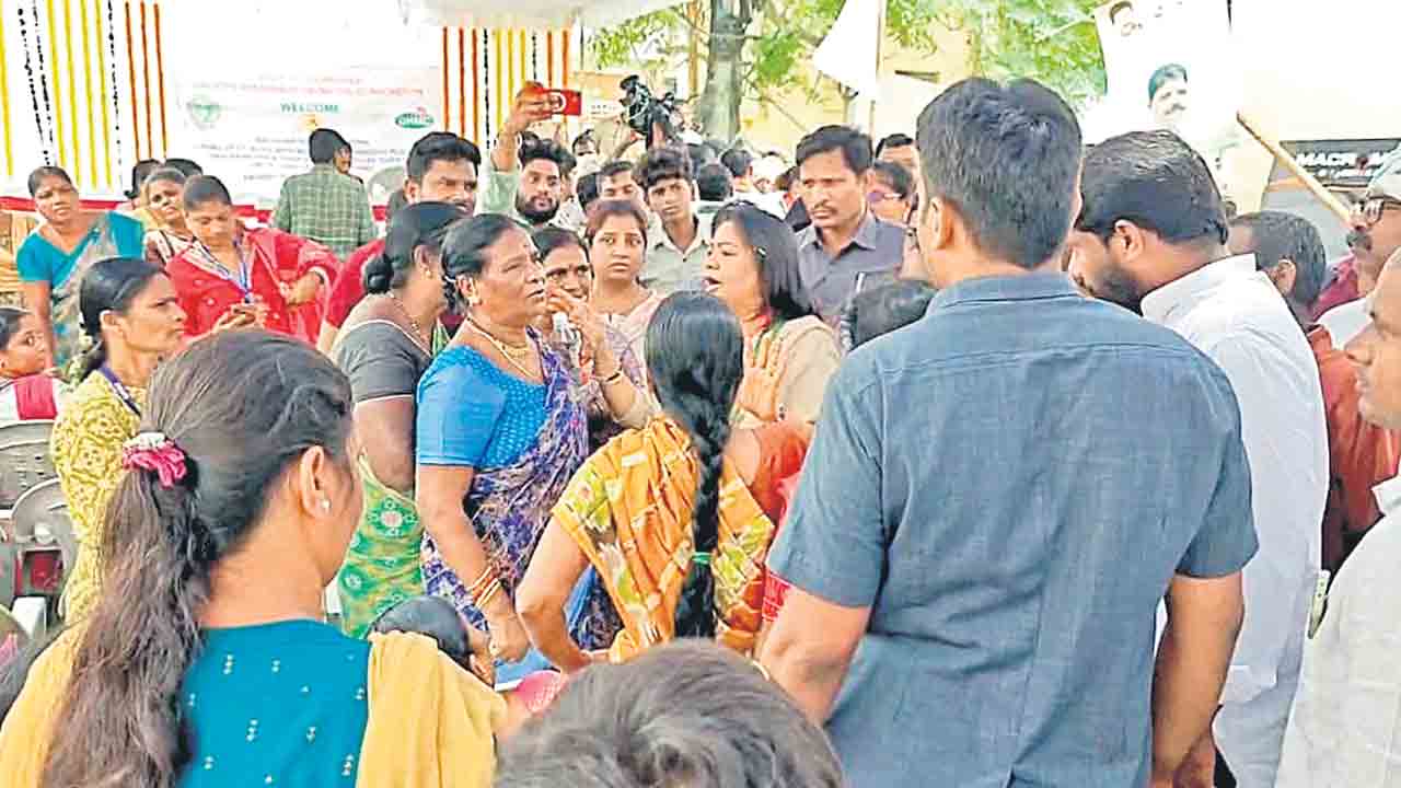 నిగ్గదీసి.. కడిగిపారేసి!