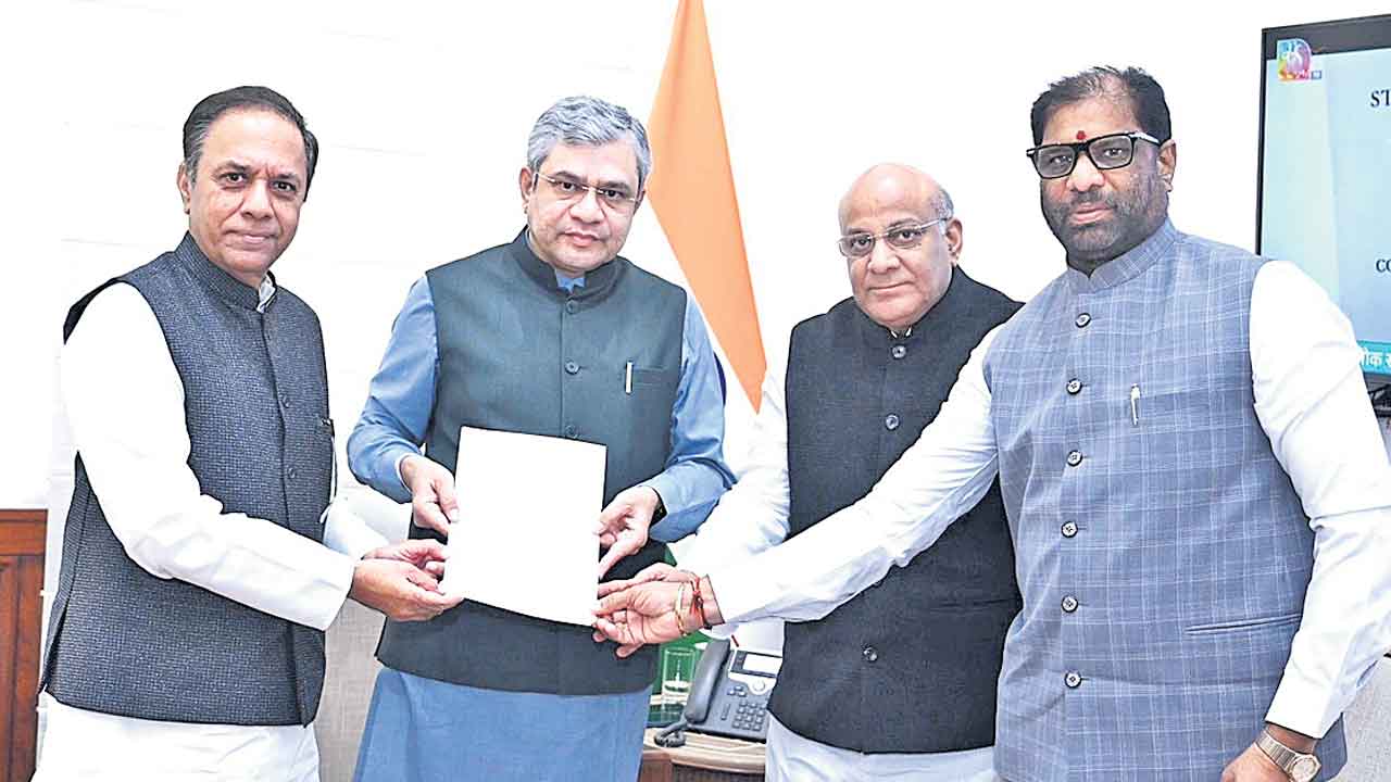 చిన్నకోడూరుకు రైల్వేస్టేషన్‌ మంజూరు