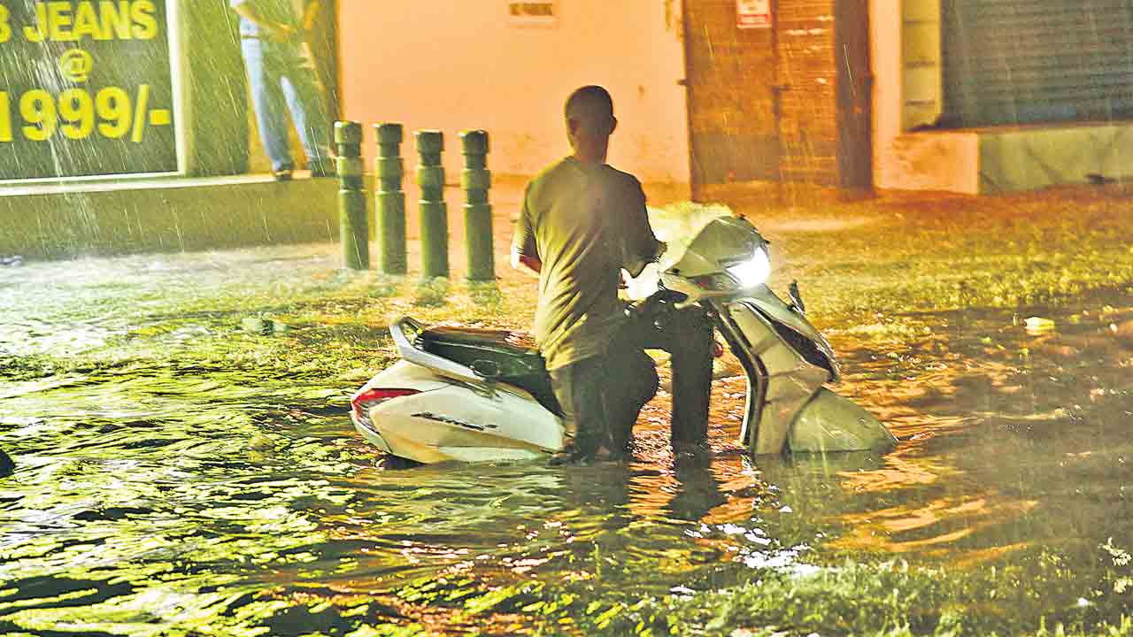 Heavy Rain | గ్రేటర్‌లో కుండపోత.. బేగంబజార్‌లో అత్యధికంగా 11.7 సెం.మీ.ల వర్షపాతం న‌మోదు